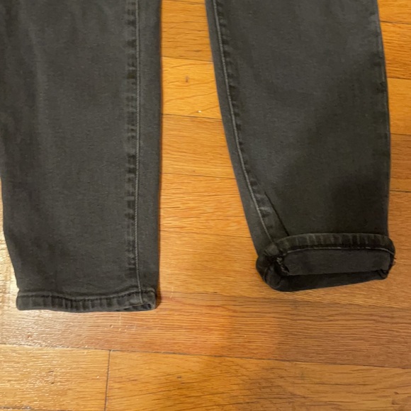 NWT H&M black Mom Jeans - Picture 2 of 4